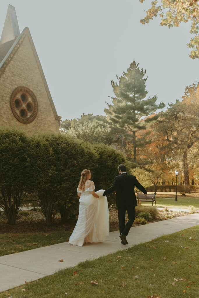 Jessica Frigge Photography is a wedding photographer in Racine, Wisconsin