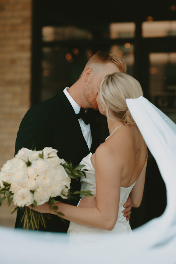 Jessica Frigge Photography is a Wisconsin Micro Wedding Photographer