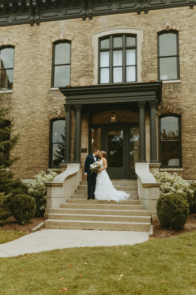 Jessica Frigge Photography is a wedding photographer in Racine Wisconsin