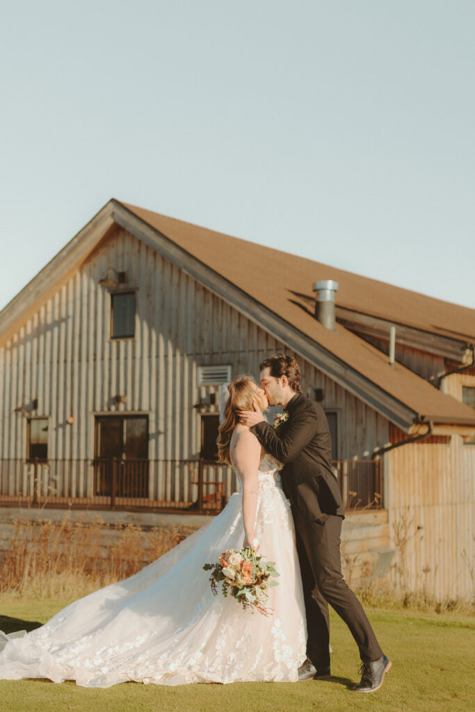 Jessica Frigge Photography is a wedding photographer in Milwaukee, Wisconsin.