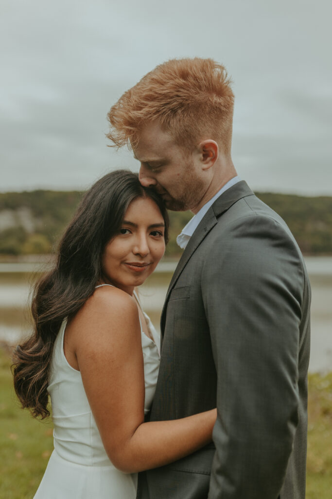 Devils Lake Elopement - Jessica Frigge Photography