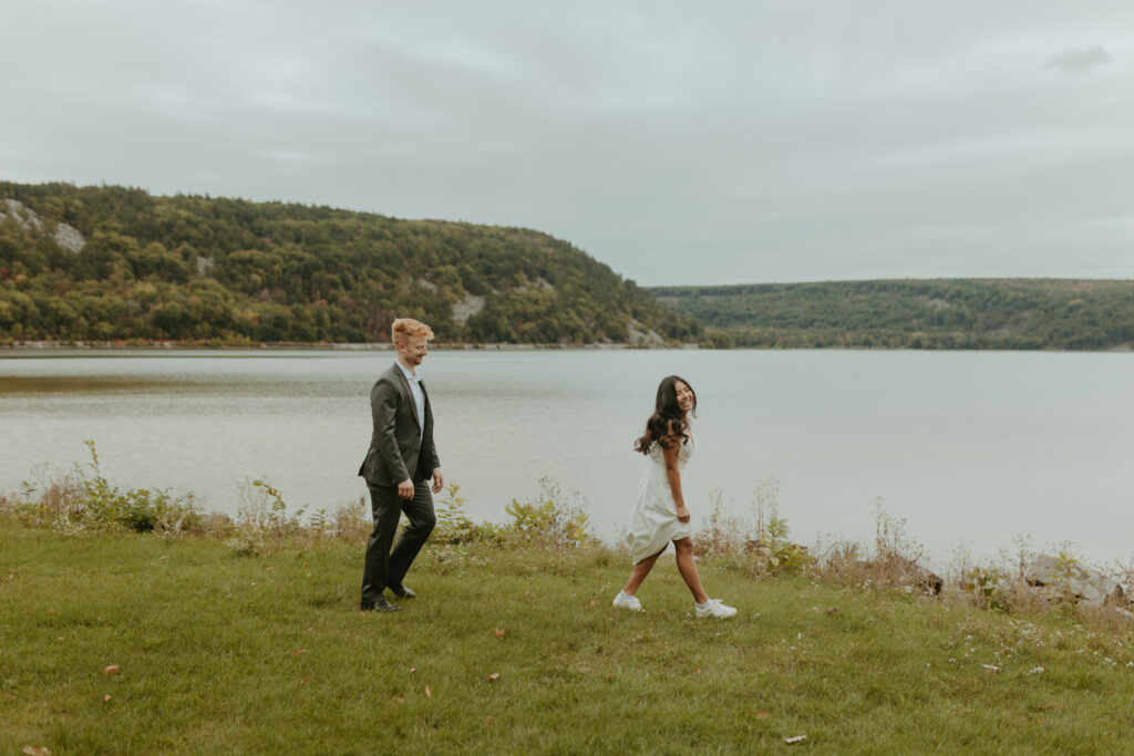 Devils Lake Elopement - Jessica Frigge Photography