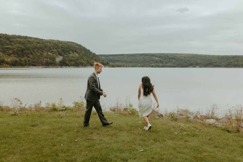 Devils Lake Elopement - Jessica Frigge Photography