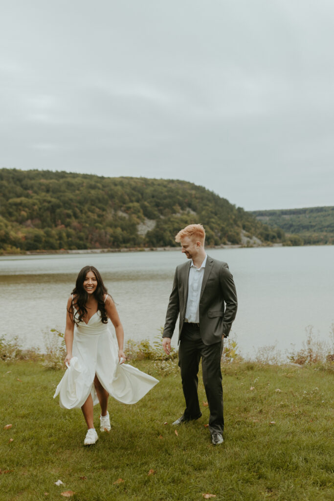 Devils Lake Elopement - Jessica Frigge Photography