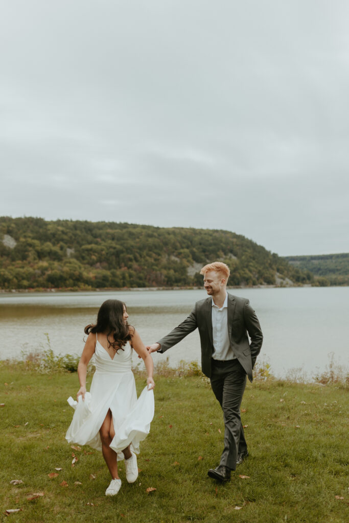 Devils Lake Elopement - Jessica Frigge Photography