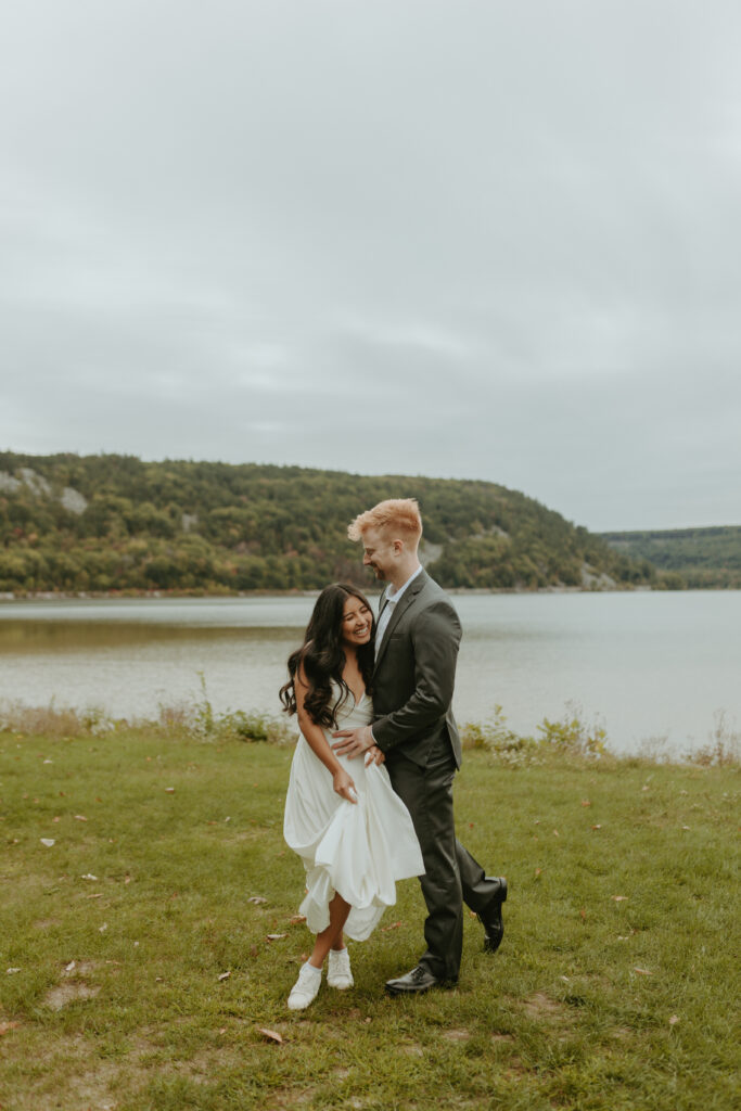 Devils Lake Elopement - Jessica Frigge Photography