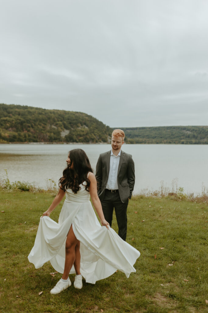 Devils Lake Elopement - Jessica Frigge Photography