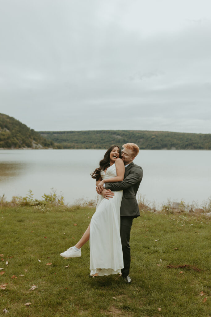 Devils Lake Elopement - Jessica Frigge Photography