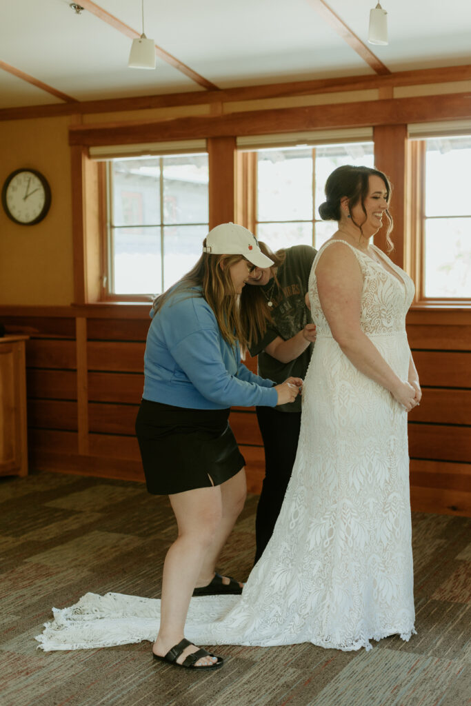 Jessica Frigge Photography is a Wisconsin wedding Photographer