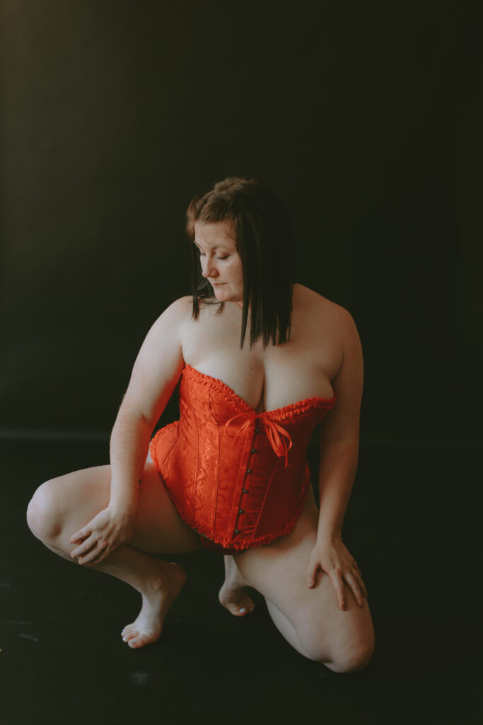 Jessica Frigge Photography is a Milwaukee Wisconsin based boudoir photographer offering a Milwaukee Valentines Day Boudoir Marathon