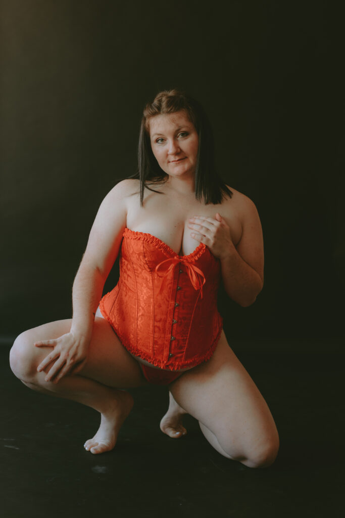 Jessica Frigge Photography is a Milwaukee Wisconsin based boudoir photographer offering a Milwaukee Valentines Day Boudoir Marathon