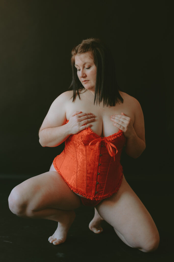 Jessica Frigge Photography is a Milwaukee Wisconsin based boudoir photographer offering a Milwaukee Valentines Day Boudoir Marathon