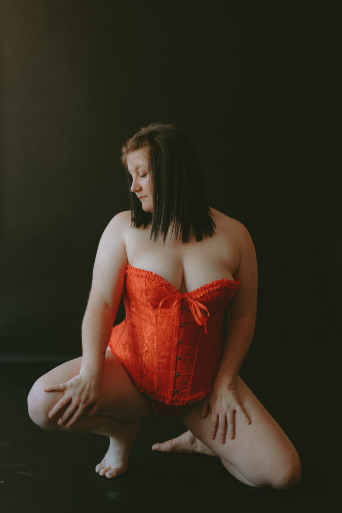 Jessica Frigge Photography is a Milwaukee Wisconsin based boudoir photographer offering a Milwaukee Valentines Day Boudoir Marathon