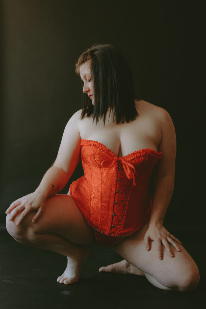 Jessica Frigge Photography is a Milwaukee Wisconsin based boudoir photographer offering a Milwaukee Valentines Day Boudoir Marathon