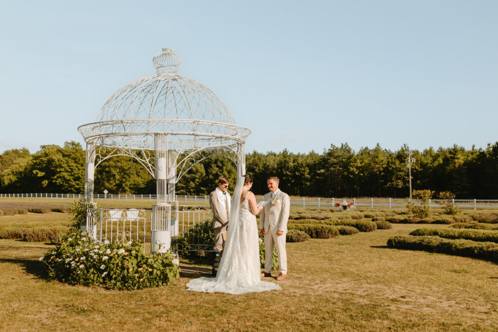 Jessica Frigge Photography is a Wisconsin Elopement Photographer