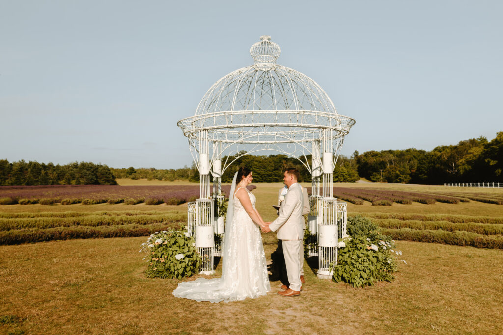 Jessica Frigge Photography is a Wisconsin Elopement Photographer