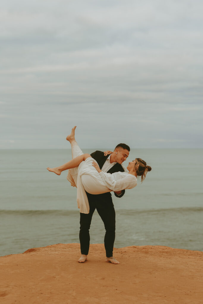 elopement at sunset cliffs jessica frigge photography