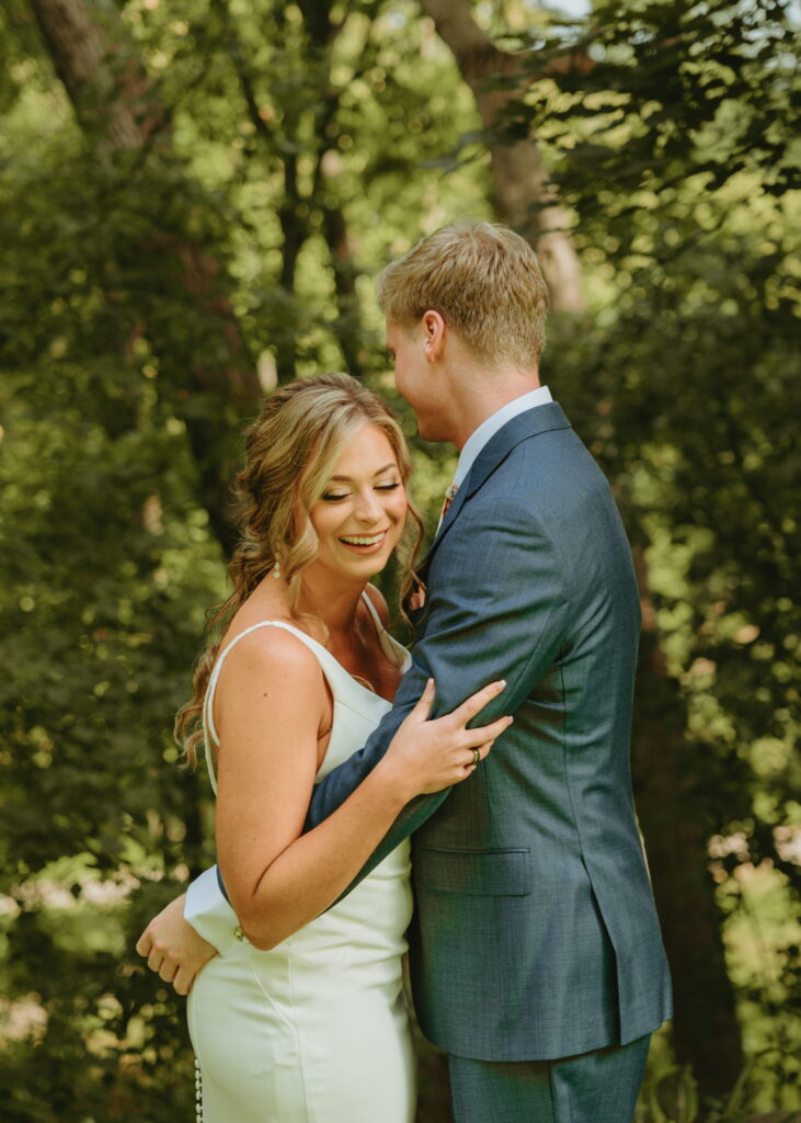 moment of a little hug right after first look