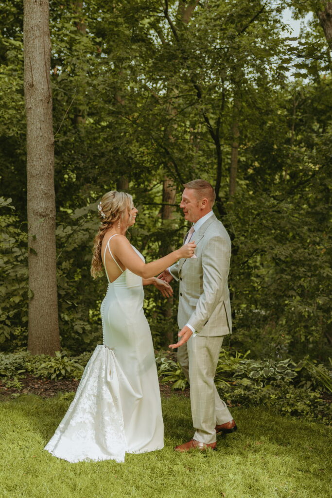 bride first look with dad